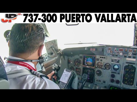 Piloting BOEING 737 CLASSIC to Puerto Vallarta | Cockpit Views